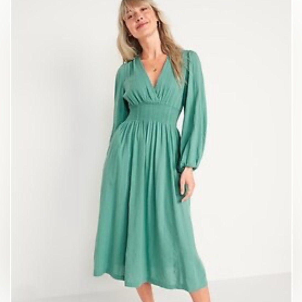 Old Navy V Neck Smocked Midi Dress